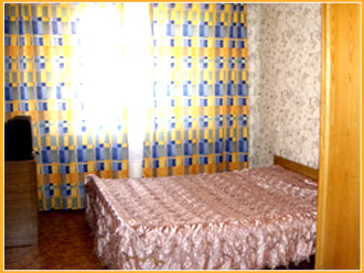 Трехкомнатная квартира посуточно в Волгограде Спальная 1